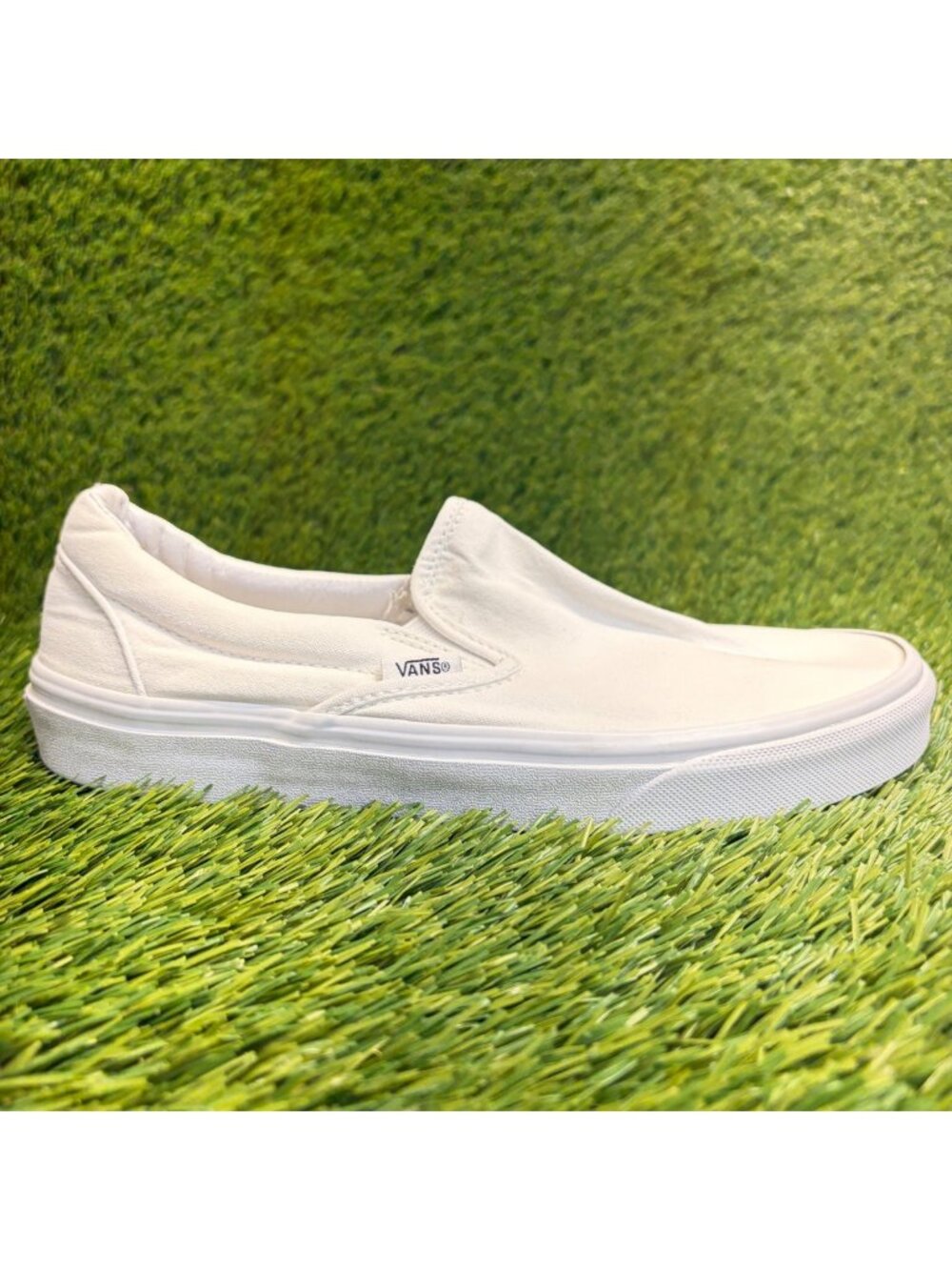 Vans Classic Slip-On True White Womens Size 8.5 Mens 7 Athletic Shoes Sneakers